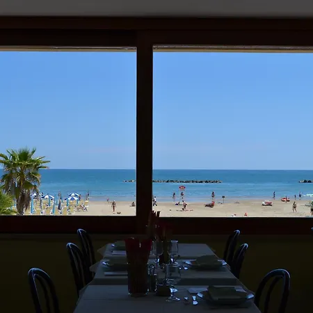 Quaglia Hotel *