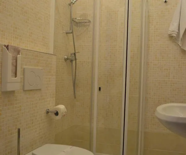 Quaglia Розето-дельи-Абруцци